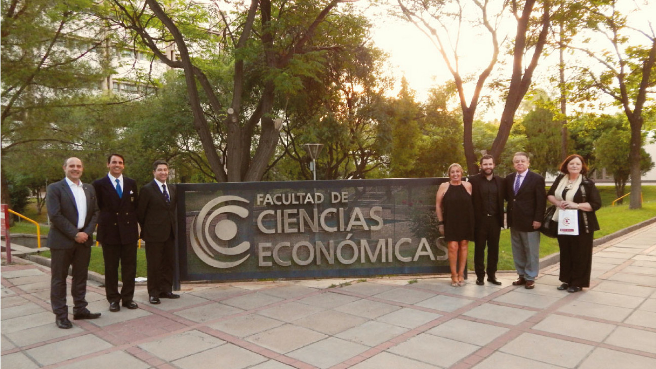 imagen Egresó el primer Doctor de la nueva carrera de Doctorado en Ciencias Económicas de la FCE