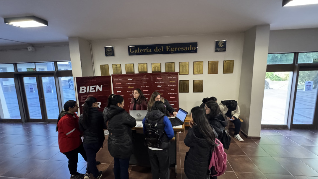 imagen Con una gran concurrencia de jóvenes se realizó la Facultad Abierta en sede central y este