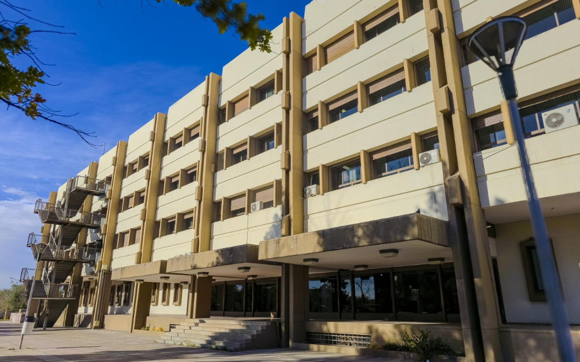 imagen Estudia un posgrado en la FCE: inscripciones abiertas para este segundo semestre  