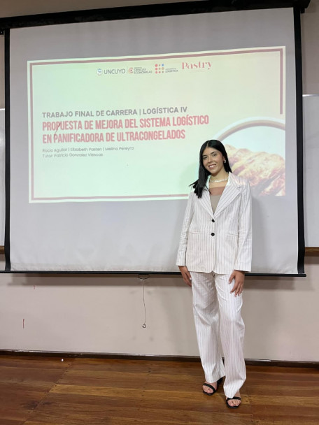 imagen La Facultad celebra a sus nuevos egresados/as