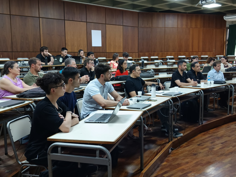 imagen Se realizó el HackIAton Notion + IA en Económicas 