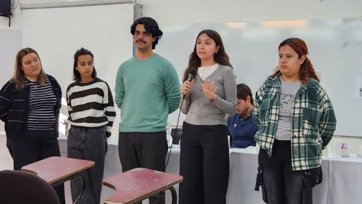 imagen Estudiantes de la Facultad participaron de "Elegí tu rumbo" en la Escuela de Comercio Martín Zapata