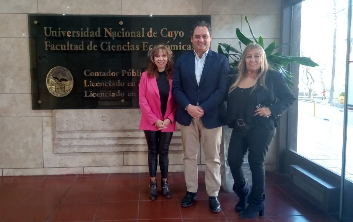 imagen Nos visitó el Dr. José Manuel Almudí Cid 