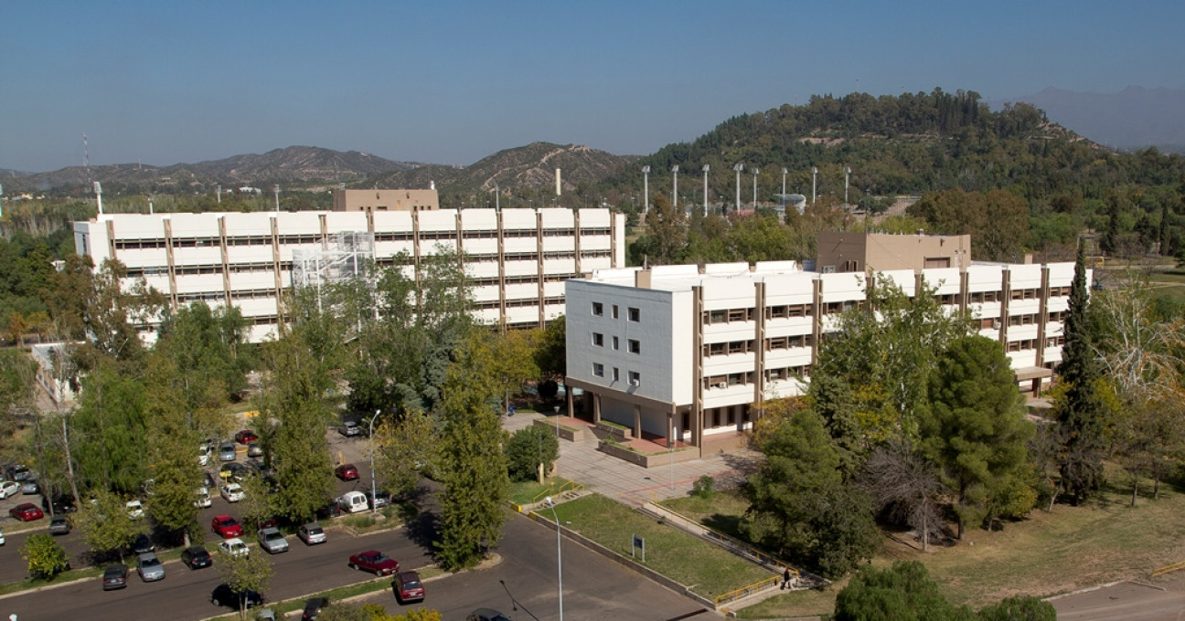 imagen Atención comunidad de la Facultad de Ciencias Económicas