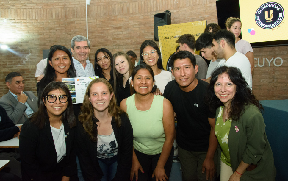 imagen Nuestra Facultad recibió el trofeo de las Olimpiadas Interfacultades 2024