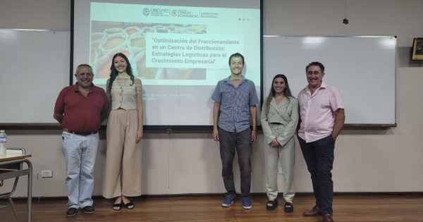 La Facultad de Ciencias Económicas celebra a sus nuevos graduados/as ...