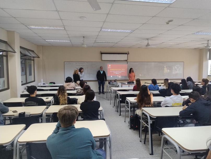 imagen La Facultad le dió la bienvenida a sus nuevos estudiantes