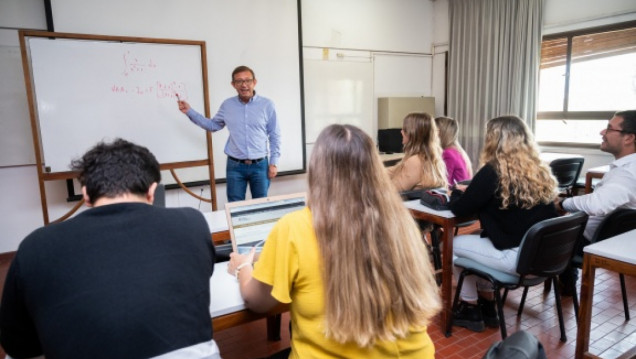 imagen La UNCUYO lanza el programa de incentivos a la innovación pedagógica "María Victoria Gómez de Erice"