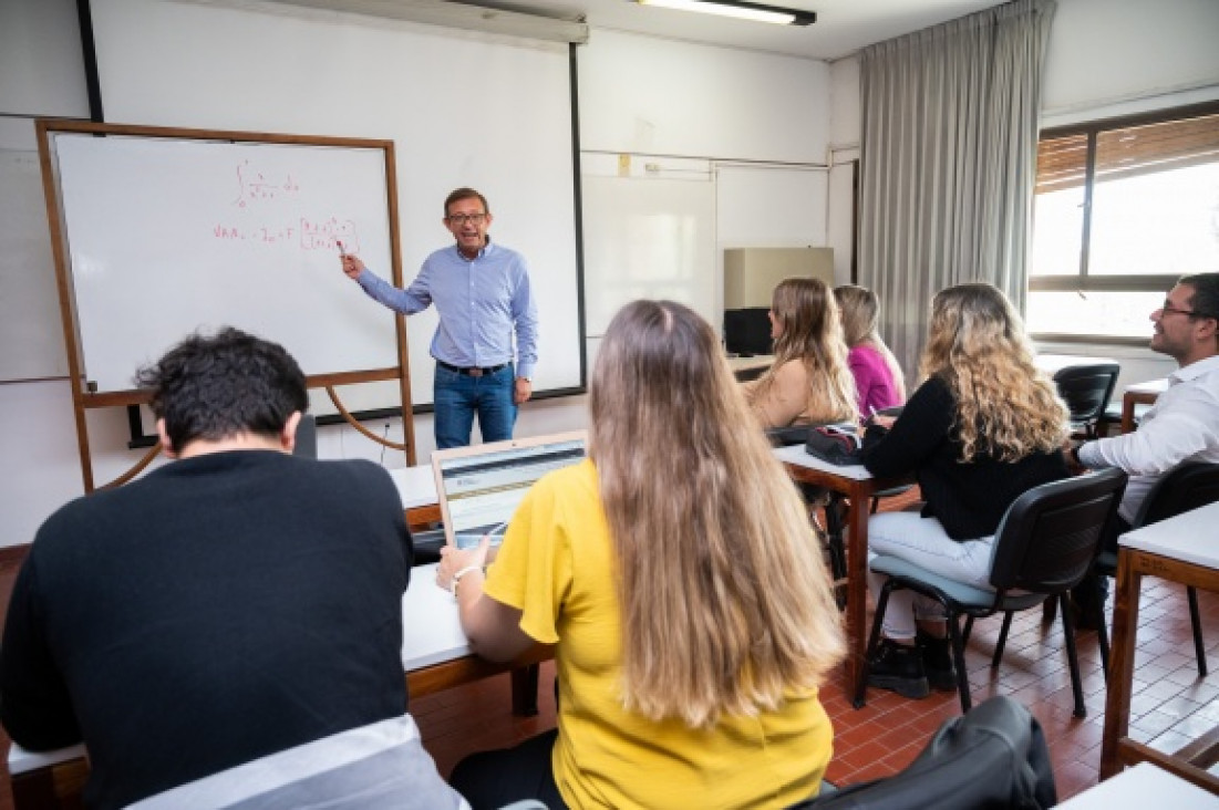 imagen La UNCUYO lanza el programa de incentivos a la innovación pedagógica "María Victoria Gómez de Erice"