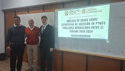 imagen La Facultad celebra a sus nuevos egresados/as