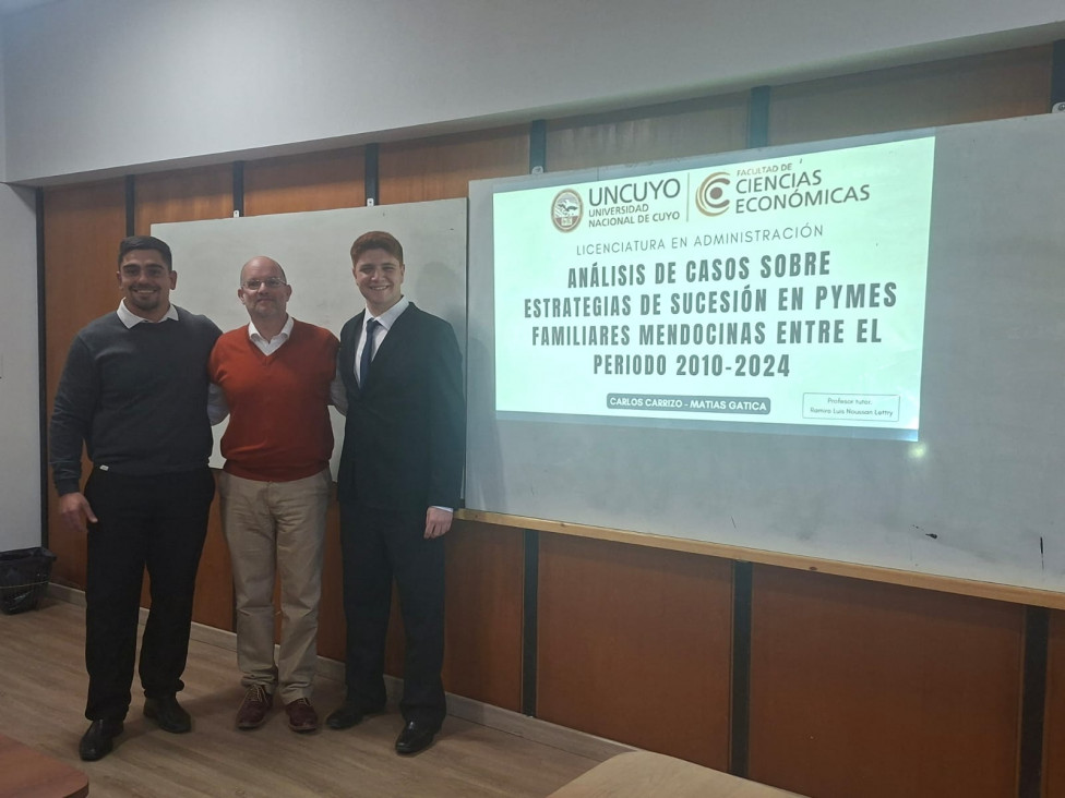 imagen La Facultad celebra a sus nuevos egresados/as