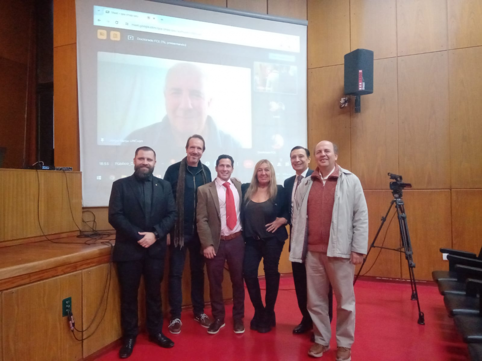 imagen El Doctorado en Ciencias Económicas festeja un nuevo egresado