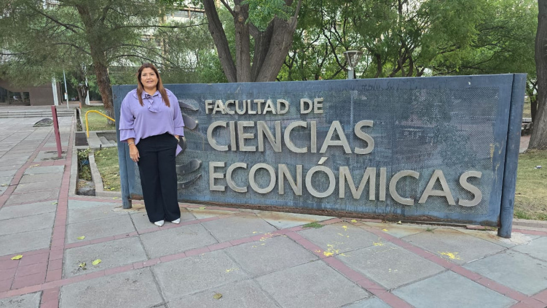 imagen El Doctorado en Ciencias Económicas tiene una nueva egresada