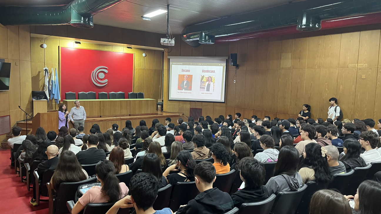 imagen La facultad recibió a sus nuevos estudiantes en las jornadas de Introducción a la Vida Universitaria
