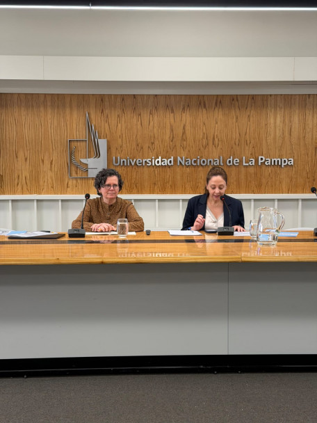 imagen La Profesora Patricia Olguin participó de la 5° reunión intermedia de la AAHE