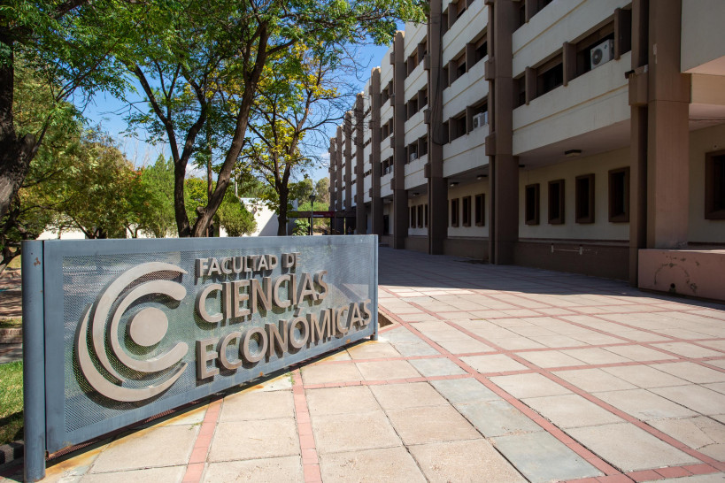 imagen Actividades académicas y administrativas jueves 19 de septiembre: pronóstico de viento zonda