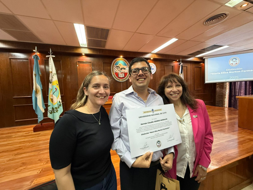 imagen Estudiantes y egresados de nuestra Facultad recibieron la distinción Norton Farmache