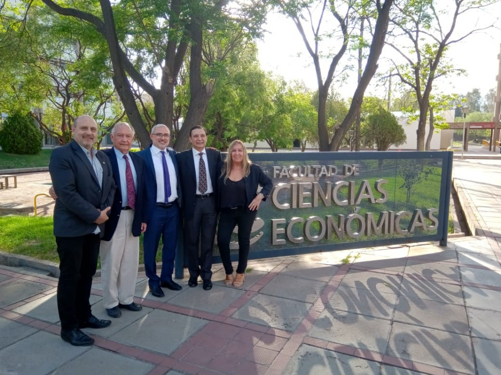 imagen Felicitamos a un nuevo Doctor en Ciencias Económicas de nuestra facultad