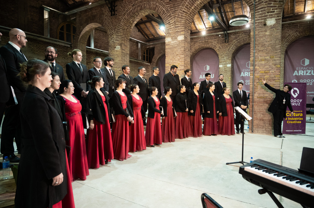 imagen El Coro Universitario de Mendoza de la UNCUYO convoca a audiciones para su Temporada 2024 