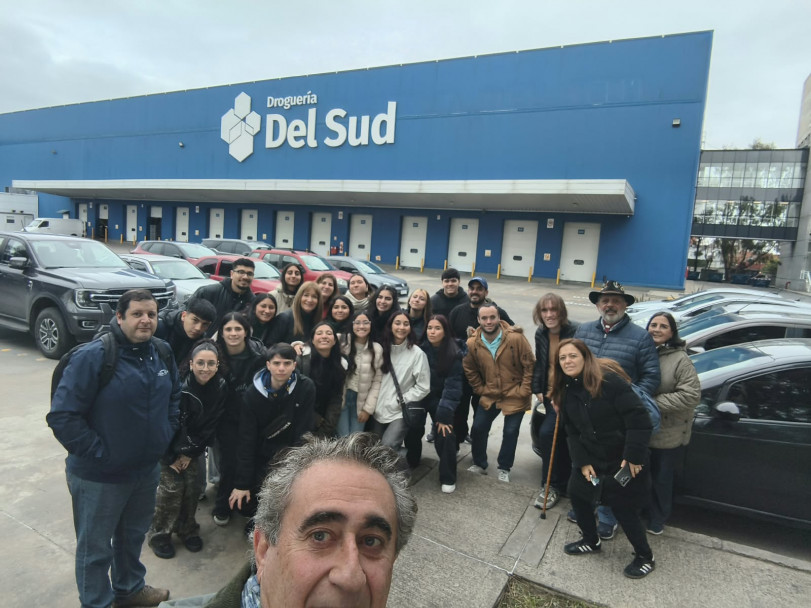 imagen Estudiantes de la Licenciatura en Logística realizaron su viaje de estudio a Buenos Aires