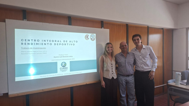 imagen La Facultad celebra a sus nuevos egresados/as