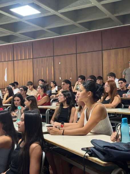 imagen Se presentaron los Laboratorios en Ciencia de Datos y Sostenibilidad en la Facultad