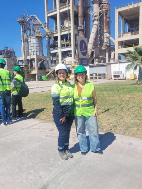 imagen Estudiantes de Logística visitaron Holcim 