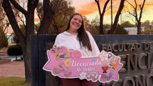 imagen La Facultad celebra a sus nuevos egresados/as