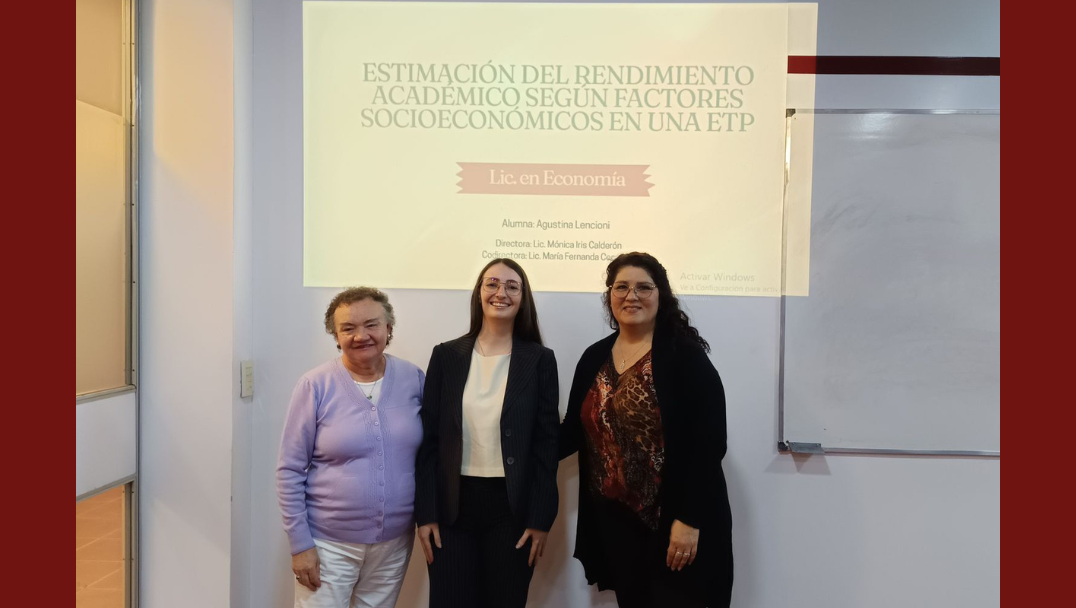 imagen La Facultad celebra a sus nuevos egresados/as