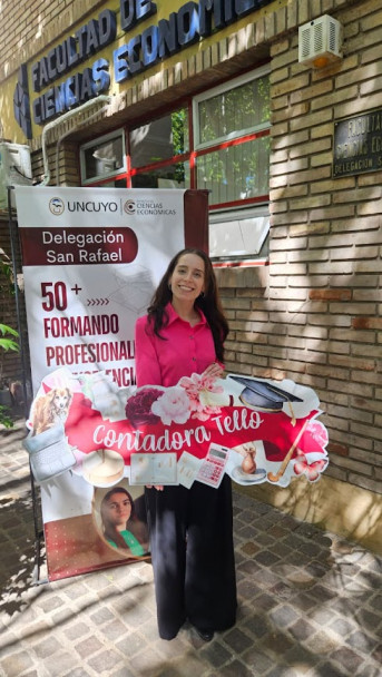imagen La Facultad celebra a sus nuevos egresados/as