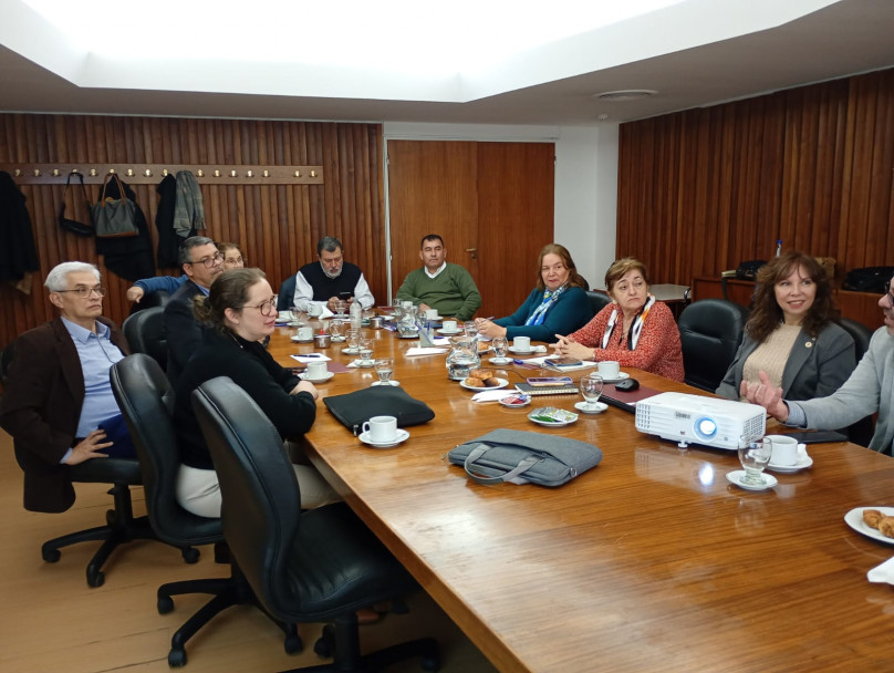 imagen El Centro de Planificación y Estrategia (CEPE) de Paraguay visitó nuestra facultad