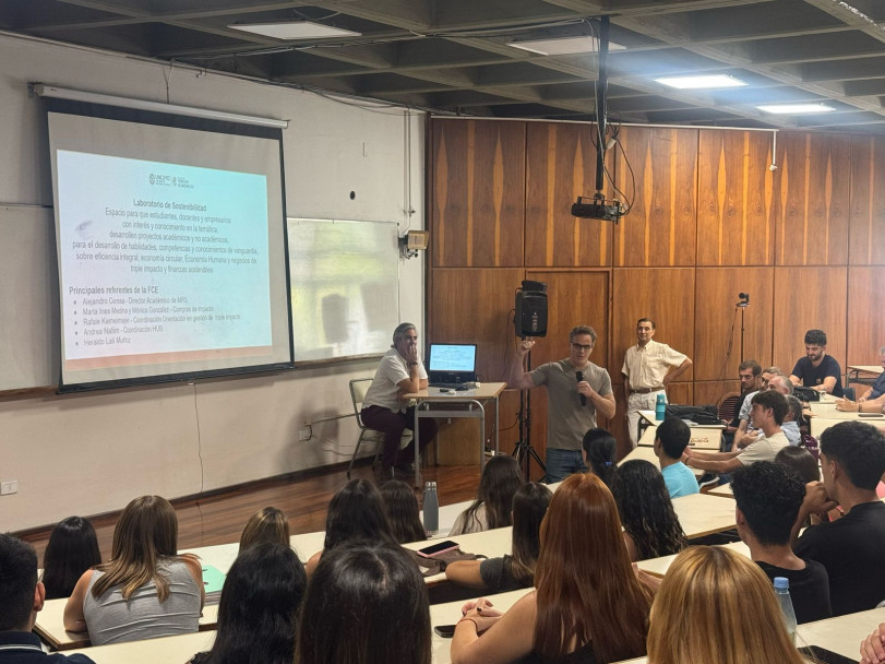 imagen Se presentaron los Laboratorios en Ciencia de Datos y Sostenibilidad en la Facultad