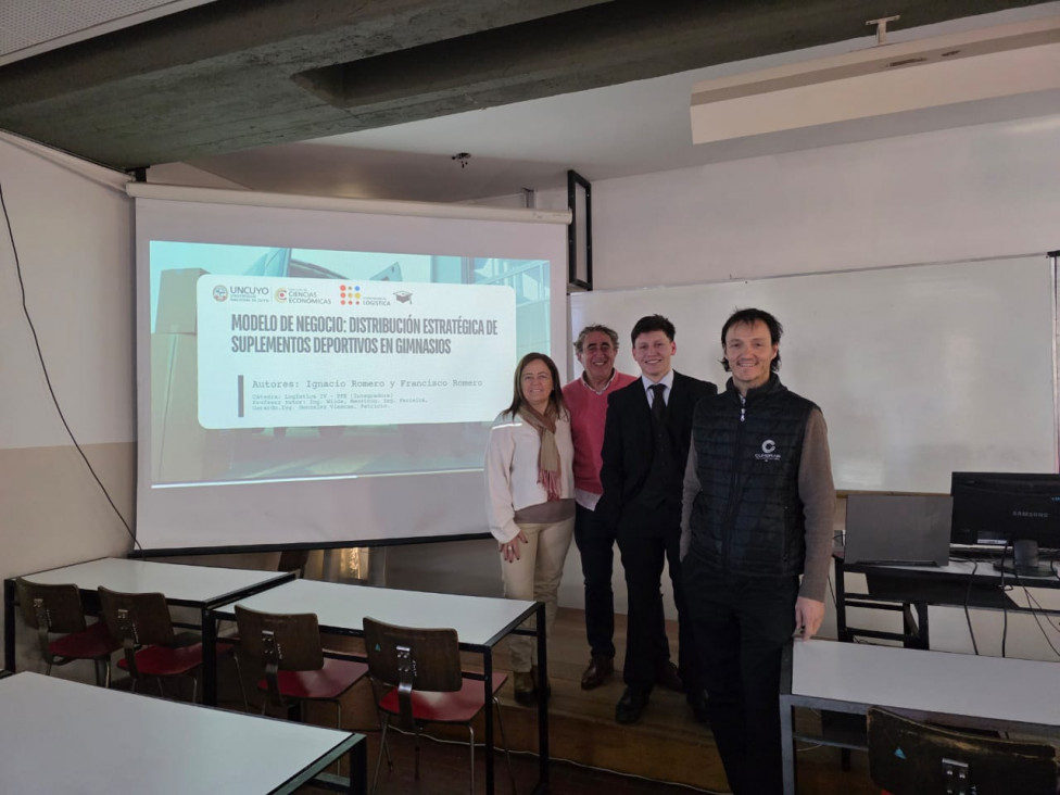 imagen La Facultad celebra a sus nuevos egresados/as