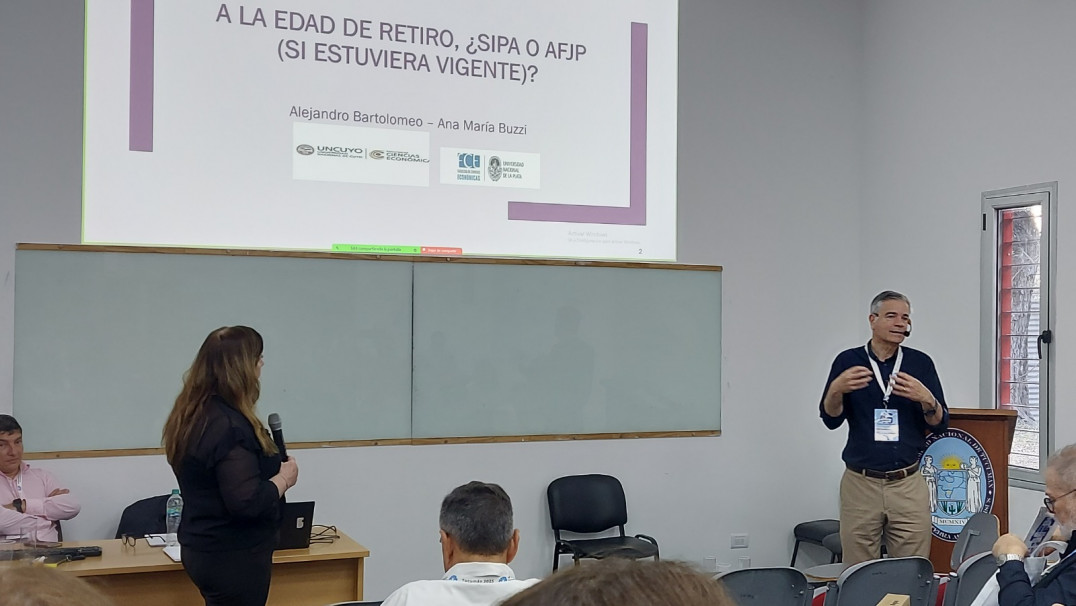 imagen Docentes de la UNCuyo tuvieron una destacada participación en las 46° Jornadas Nacionales de Matemática Financiera