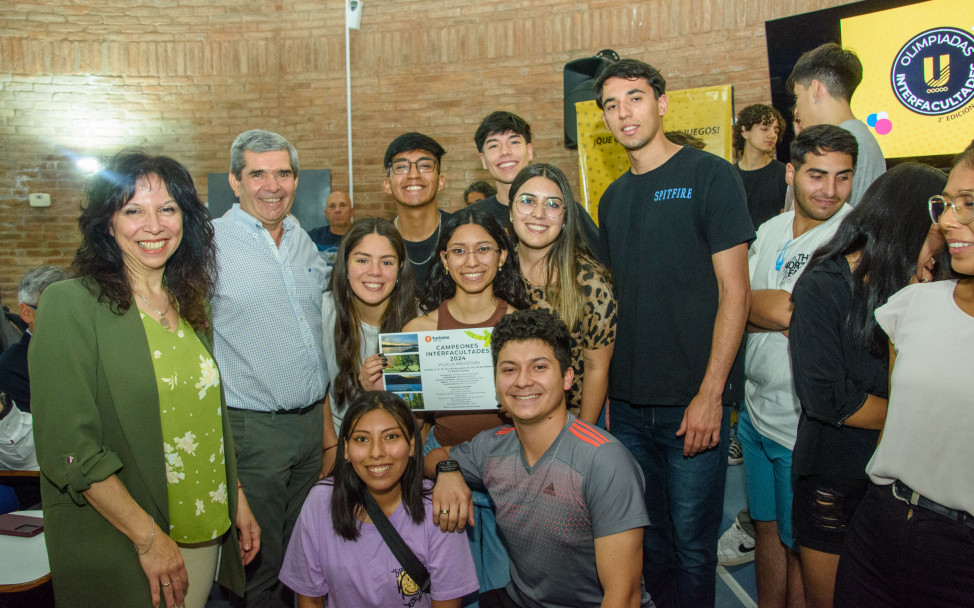 imagen Nuestra Facultad recibió el trofeo de las Olimpiadas Interfacultades 2024