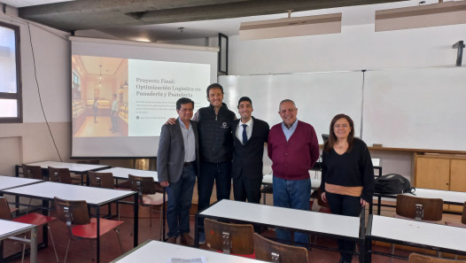imagen La Facultad celebra a sus nuevos egresados/as