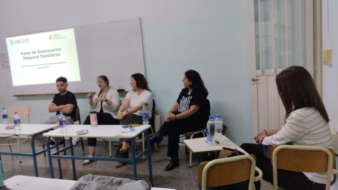imagen Se realizó el Panel de Empresarios Familiares en General Alvear