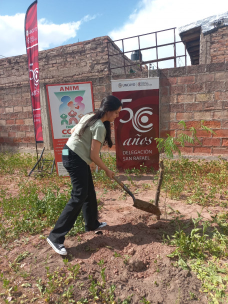 imagen La Delegación San Rafael plantó el árbol n° 17 junto a ANIM-CONIN