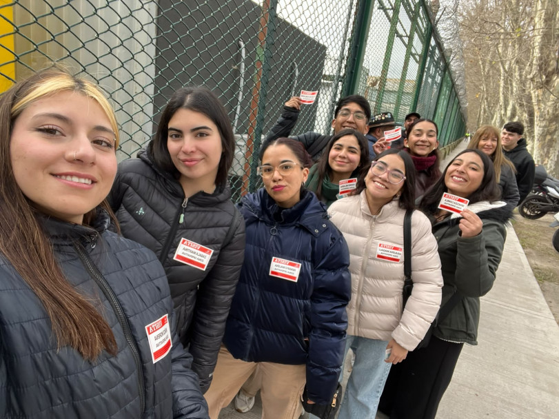 imagen Estudiantes de la Licenciatura en Logística realizaron su viaje de estudio a Buenos Aires