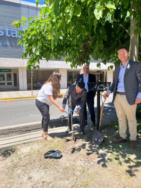 imagen La Sede San Rafael realizó una nueva plantación de árboles por el 50° aniversario