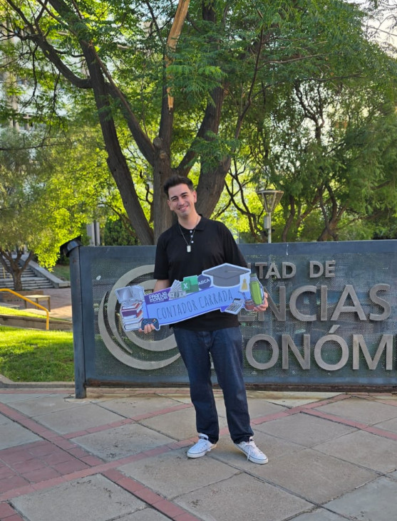 imagen La Facultad celebra a sus nuevos egresados/as