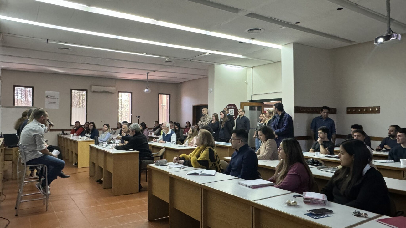 imagen Se realizó el Seminario "Información e IA. Situación actual y desafíos futuros"