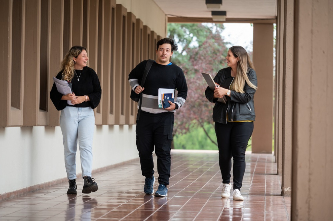 imagen Lanzan convocatoria de becas para estudiantes avanzados de diferentes carreras