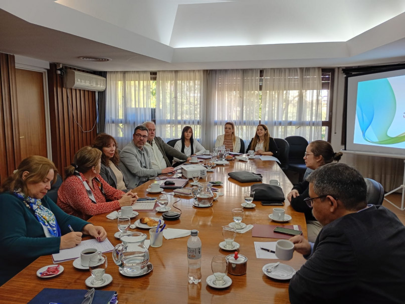 imagen El Centro de Planificación y Estrategia (CEPE) de Paraguay visitó nuestra facultad