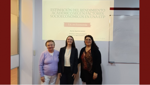 imagen La Facultad celebra a sus nuevos egresados/as