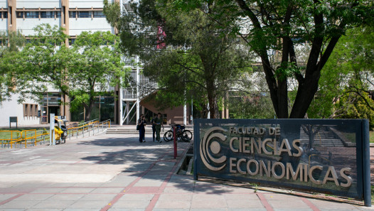 imagen La Especialización en Tributación fue acreditada por CONEAU por 6 años, el máximo establecido por la normativa vigente