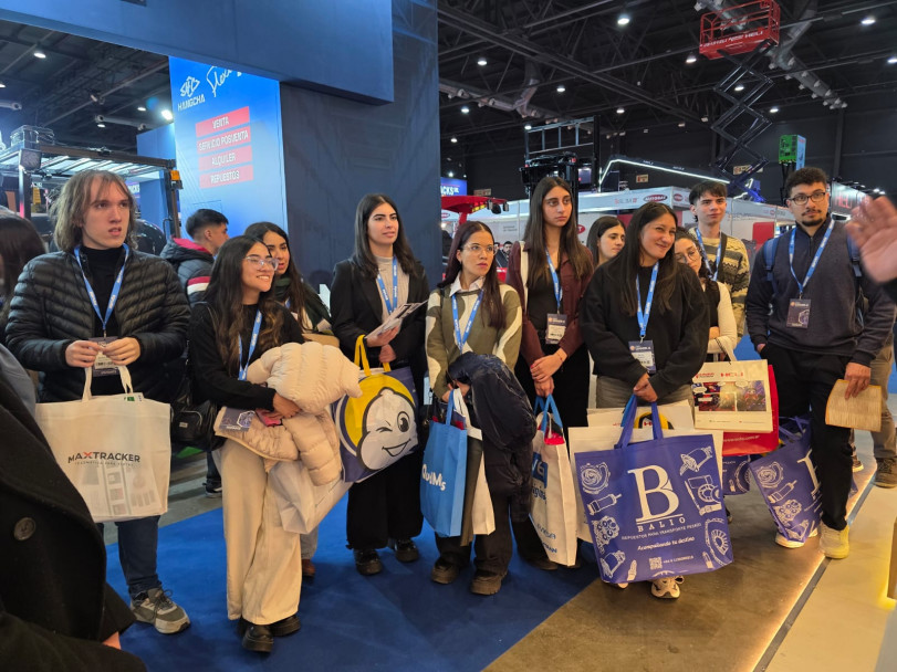 imagen Estudiantes de la Licenciatura en Logística realizaron su viaje de estudio a Buenos Aires