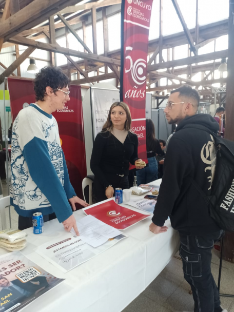 imagen Económicas presente en el territorio: Expo Educativa