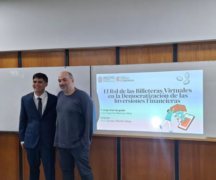 imagen La Facultad celebra a sus nuevos egresados/as