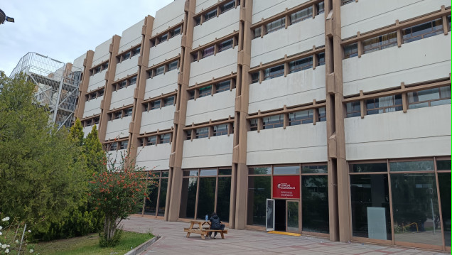 imagen El Edificio de Enseñanza de la Facultad cuenta con un nuevo ascensor